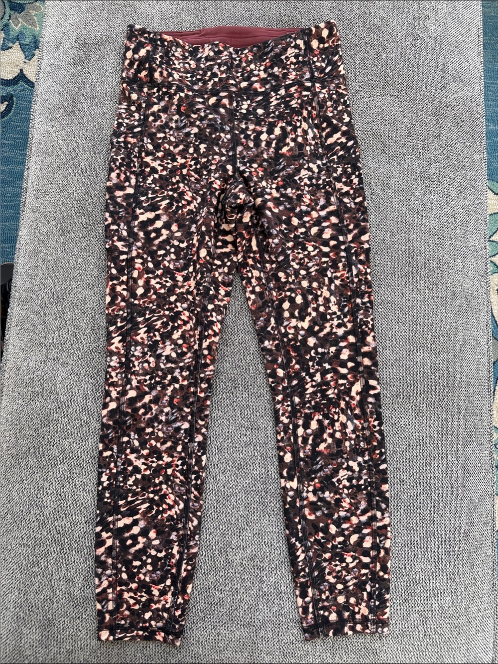Lululemon 7/8 tights, size 4 / sm
